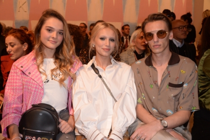 charlotte-lawrence-cailin-russo-and-jamie-campbell-bower-fendi-ss18-womens-fashion-show
