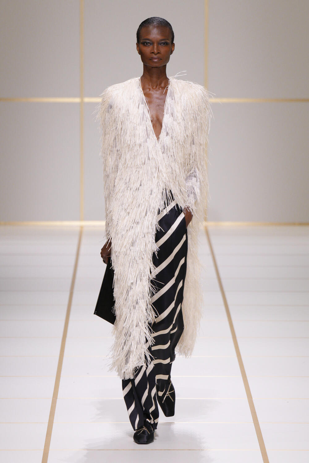 giorgio-armani-ss-27-17