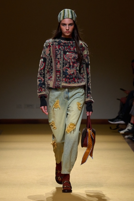 022_hui_fw26_runway_looks_2x3