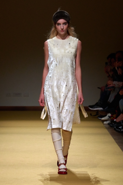 025_hui_fw26_runway_looks_2x3