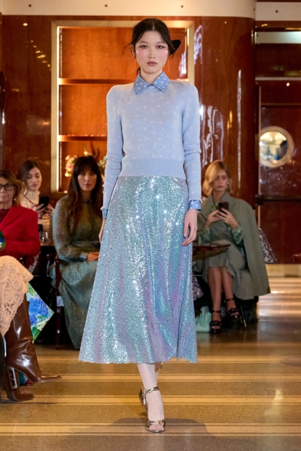 luisa-beccaria_f25_runway_003
