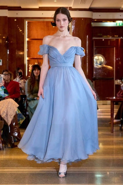 luisa-beccaria_f25_runway_004