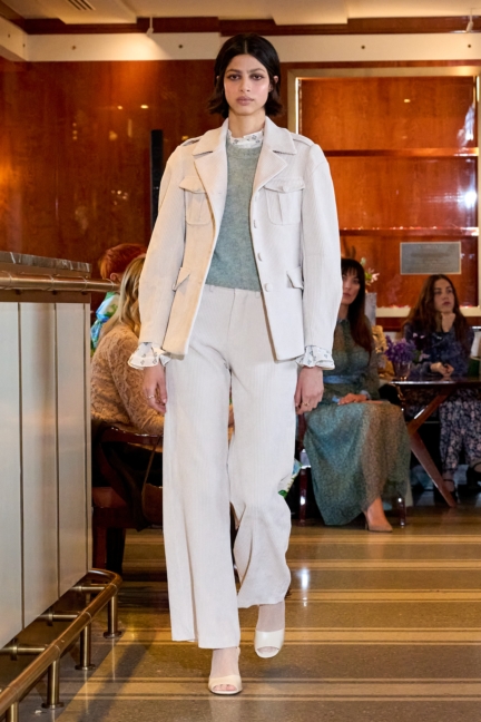 luisa-beccaria_f25_runway_006