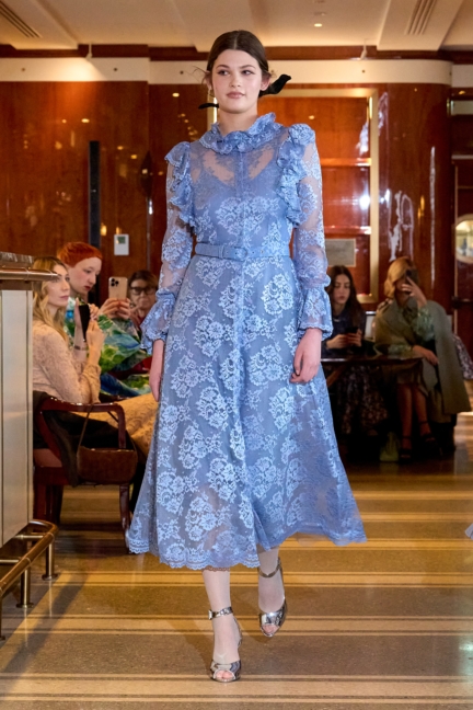 luisa-beccaria_f25_runway_009