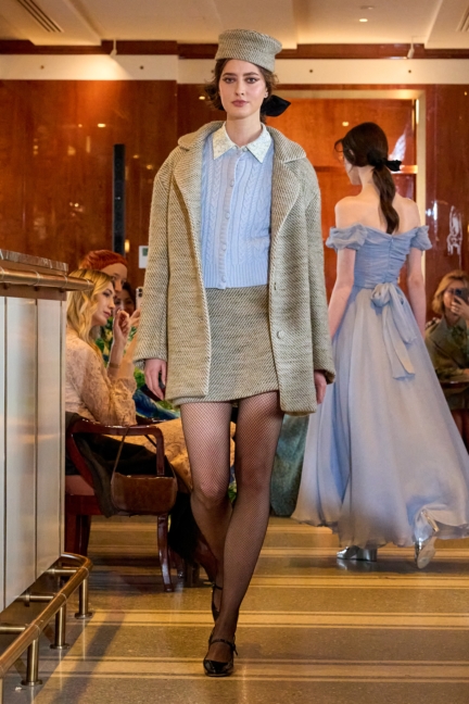 luisa-beccaria_f25_runway_010