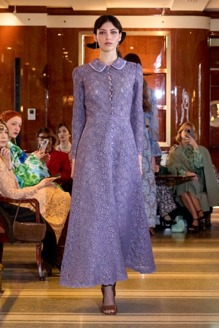 luisa-beccaria_f25_runway_014