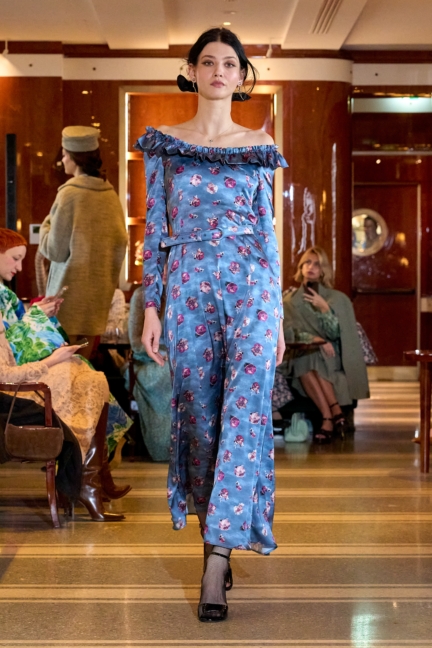 luisa-beccaria_f25_runway_015