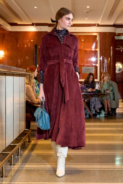 luisa-beccaria_f25_runway_018