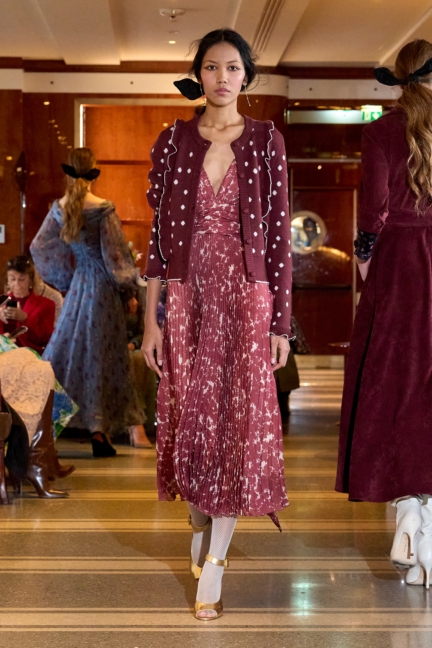 luisa-beccaria_f25_runway_023