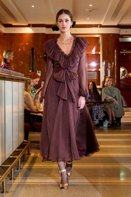 luisa-beccaria_f25_runway_028