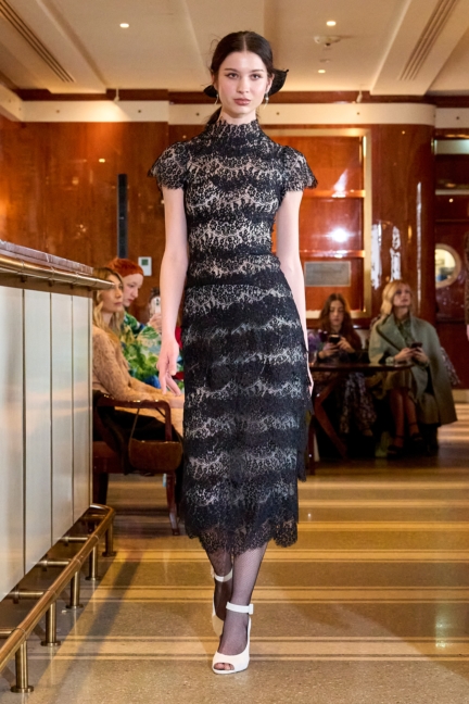 luisa-beccaria_f25_runway_040