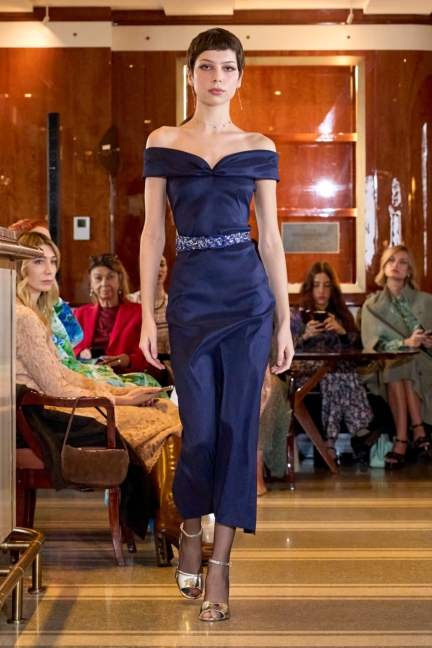 luisa-beccaria_f25_runway_044
