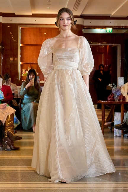 luisa-beccaria_f25_runway_048