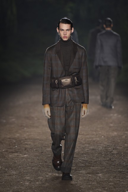 ermenegildo-zegna-milan-mens-autumn-winter-2015-runway-16