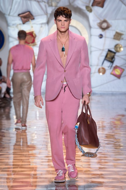 versace-milan-mens-spring-summer-2015-runway-images-3