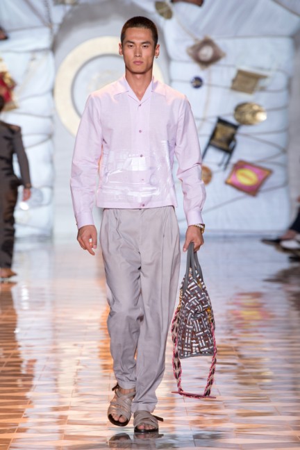 versace-milan-mens-spring-summer-2015-runway-images-36