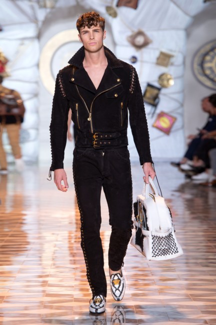 versace-milan-mens-spring-summer-2015-runway-images-38