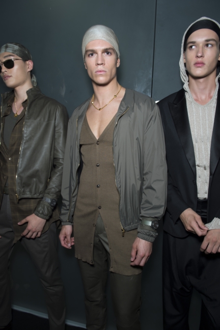 ss16-versacebackstage-072