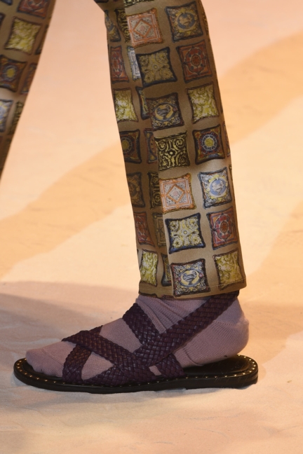 versace-milan-mens-spring-summer-2016-details-18