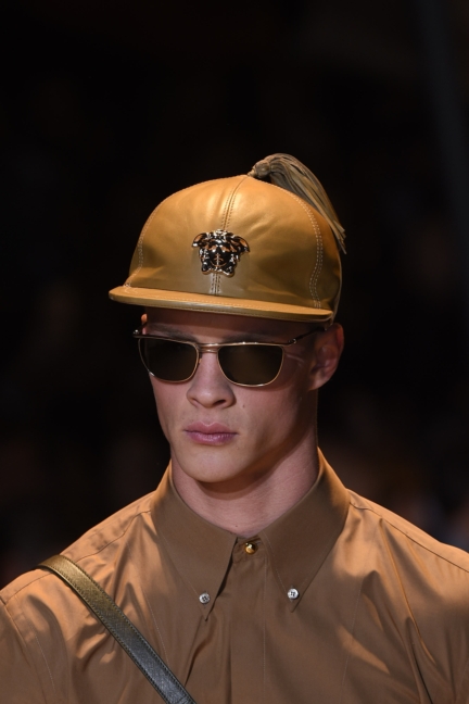 versace-milan-mens-spring-summer-2016-details-30