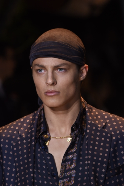 versace-milan-mens-spring-summer-2016-details-35