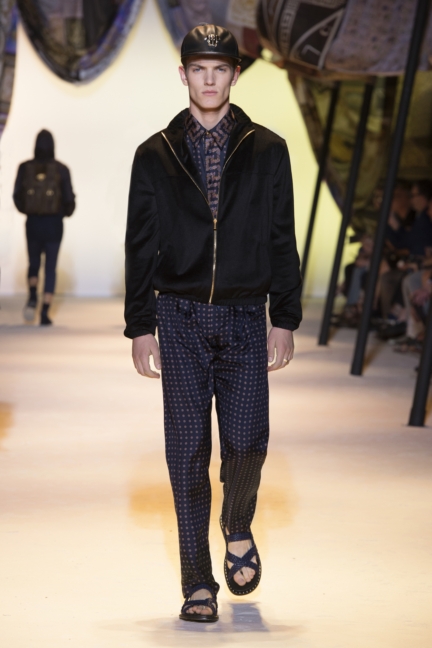 versace-mens-ss16_look-37