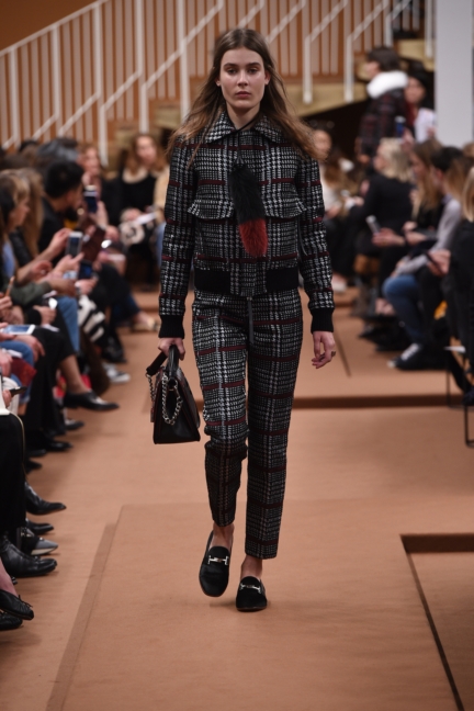 tods_women_fw17_look_09