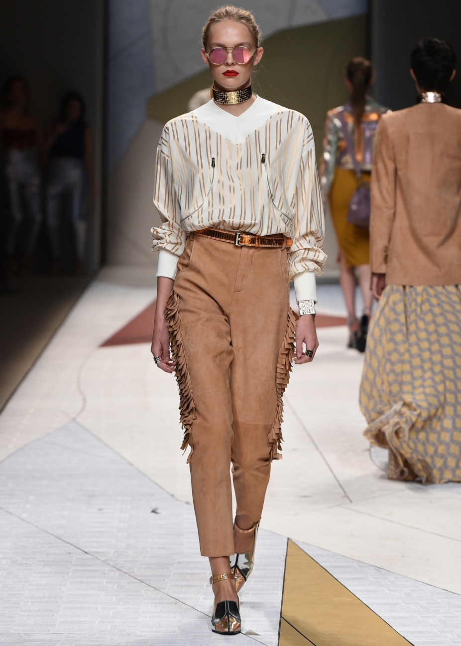 025_trussardi-womens-ss17-show