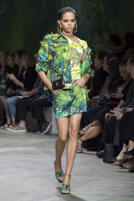 versace-ss20_look-21