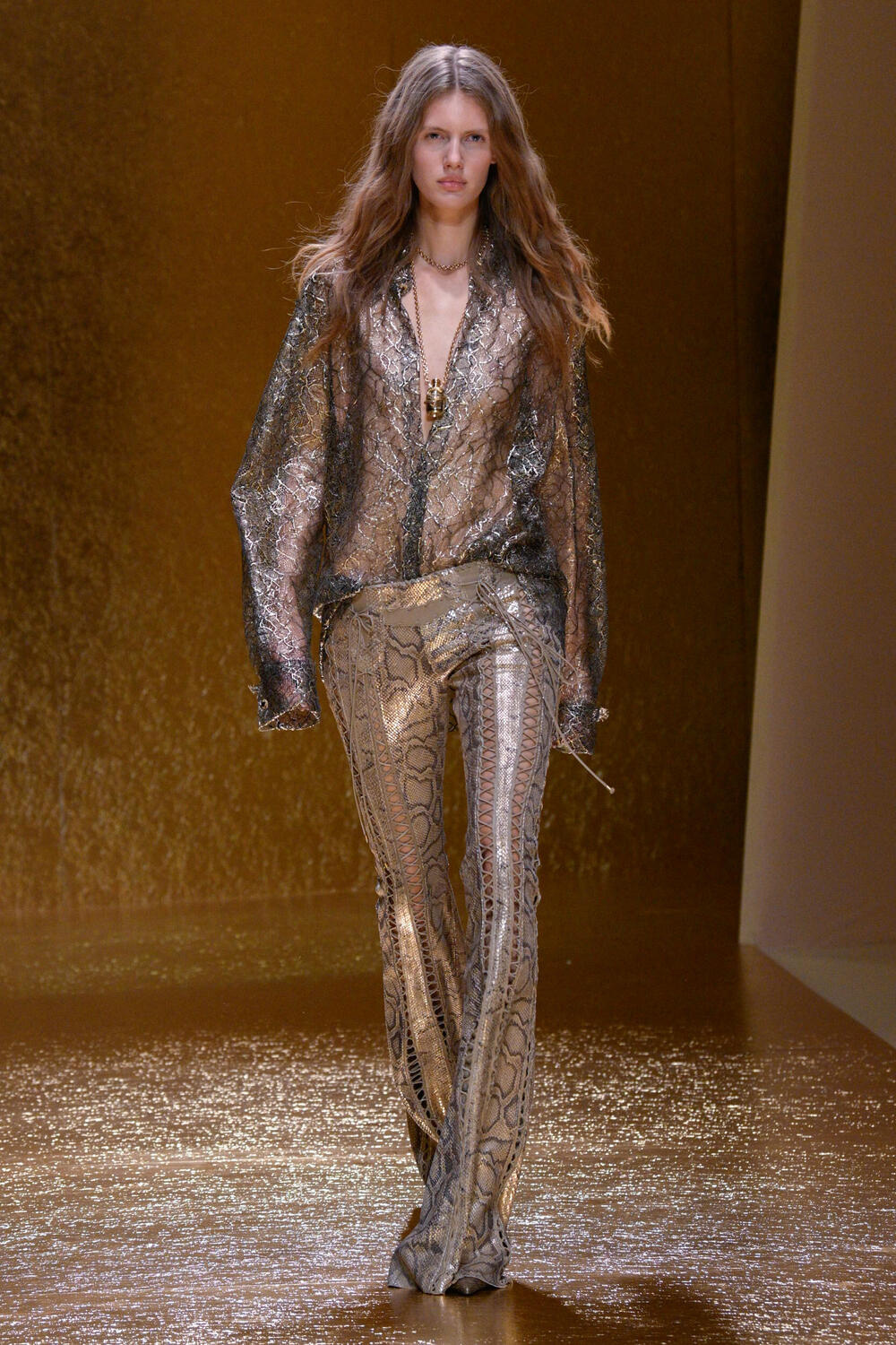 mfw-versace-ss-26-30
