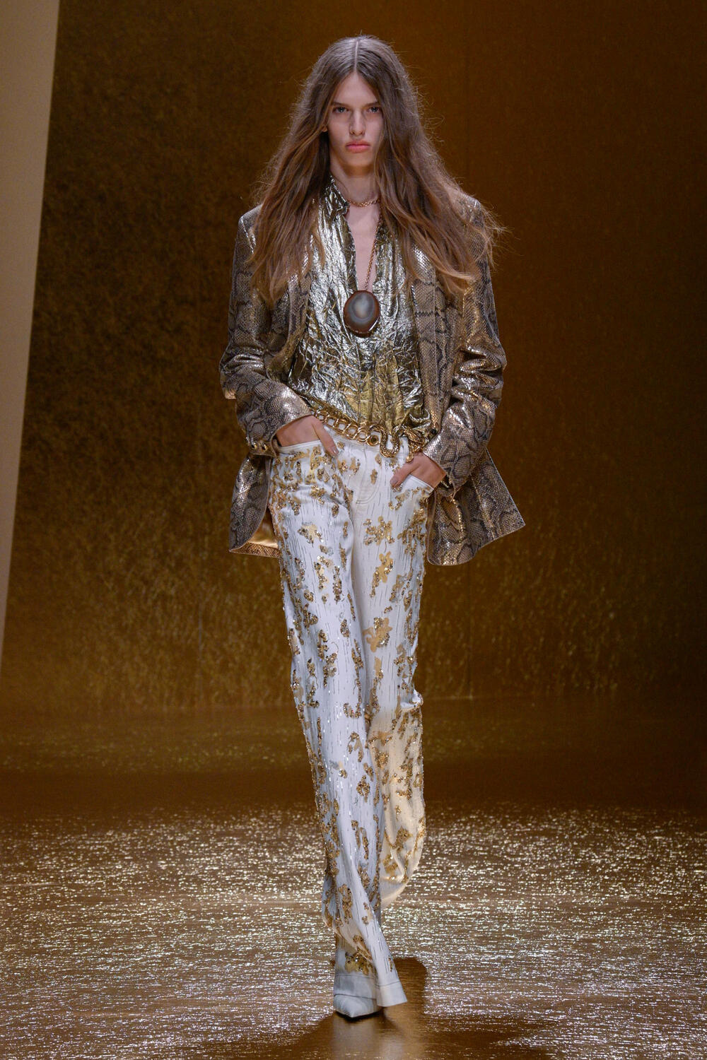 mfw-versace-ss-26-36