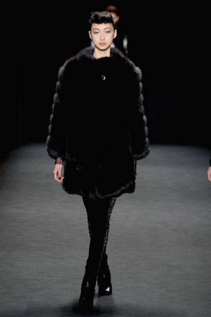 aw-2014_mercedes-benz-fashion-week-new-york_us_carmen-marc-valvo_44913