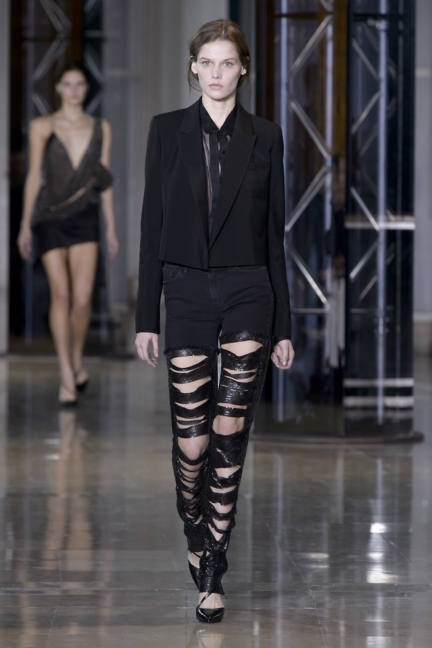 a-vaccarello_look-23_aw16_pw