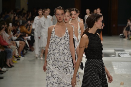 chalayan-paris-fashion-week-spring-summer-2015-62