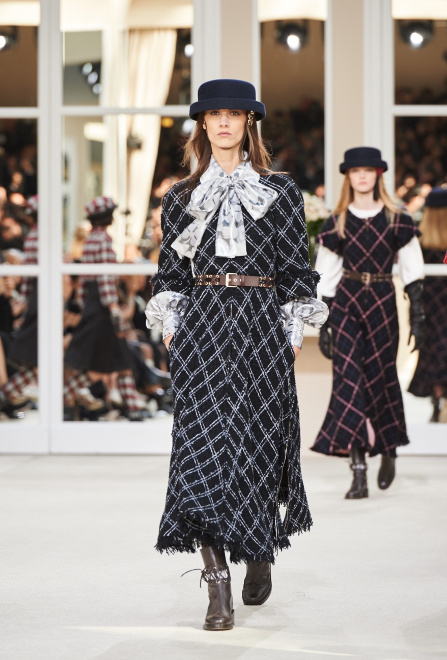 chanel-paris-fashion-week-autumn-winter-2016-runway-25