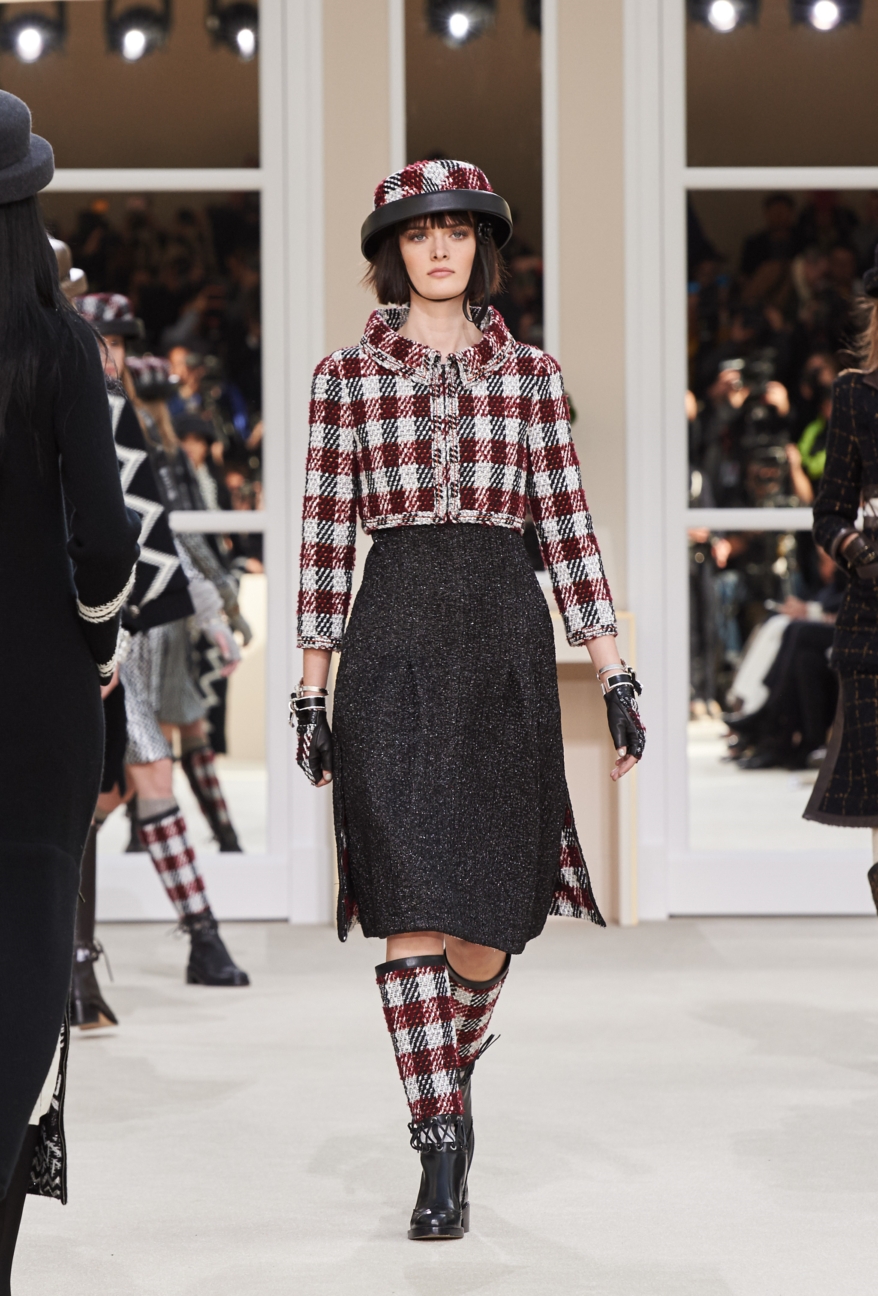 chanel-paris-fashion-week-autumn-winter-2016-runway-26