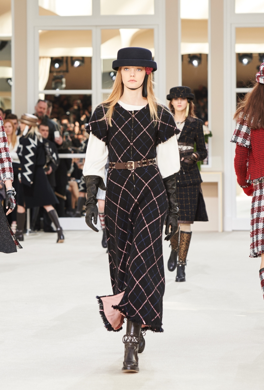 chanel-paris-fashion-week-autumn-winter-2016-runway-27