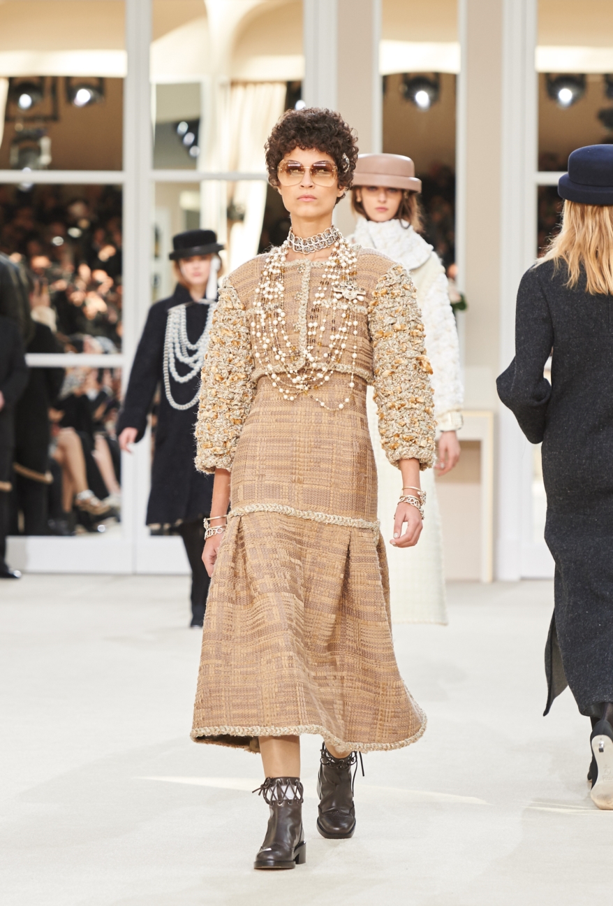 chanel-paris-fashion-week-autumn-winter-2016-runway-49