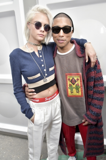 02_cara-delevingne-and-pharrell-williams_fall-winter-2017_18-ready-to-wear-collection