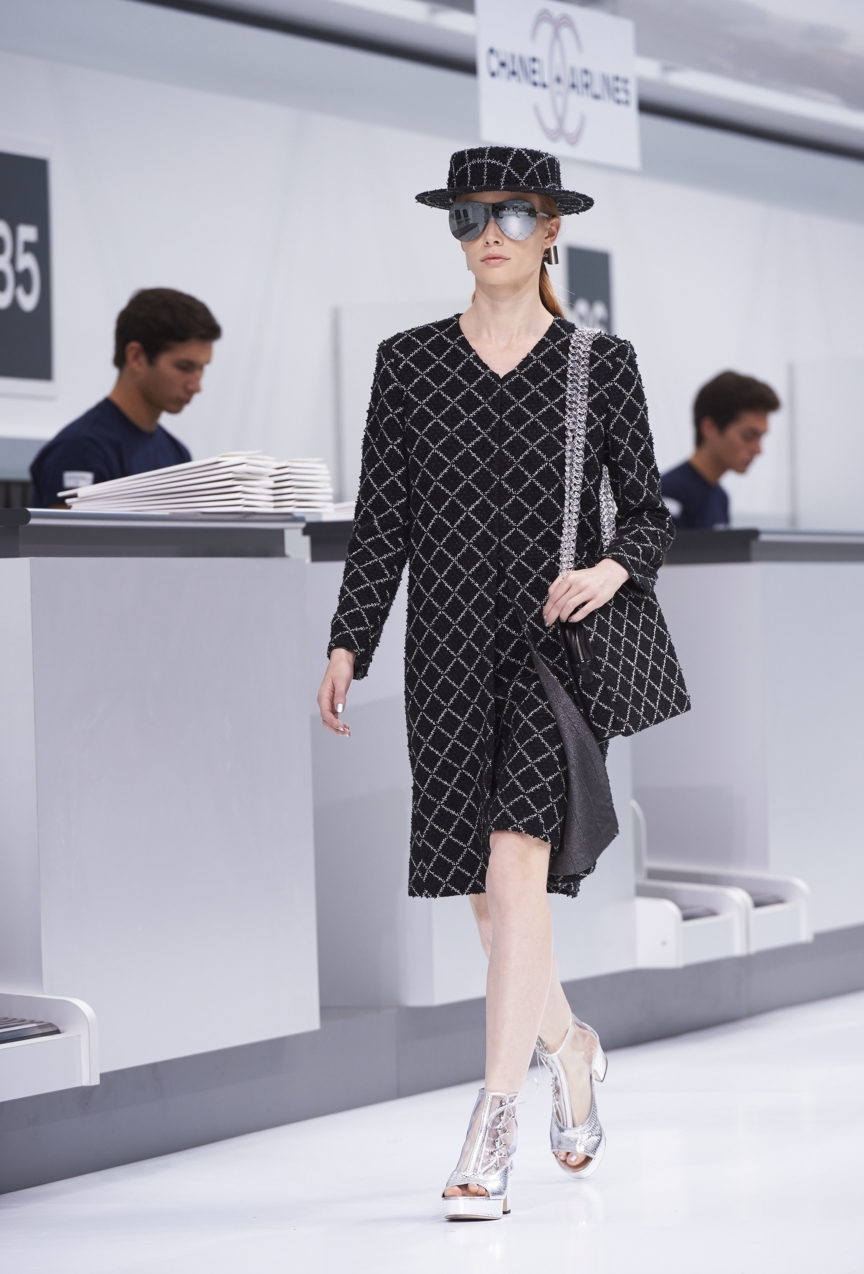 chanel-paris-fashion-week-spring-summer-2016-show-39