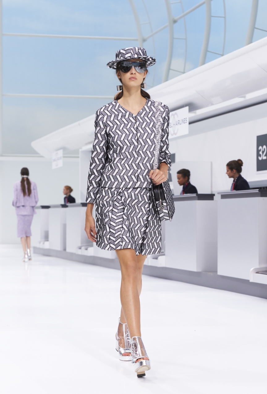 chanel-paris-fashion-week-spring-summer-2016-show-42