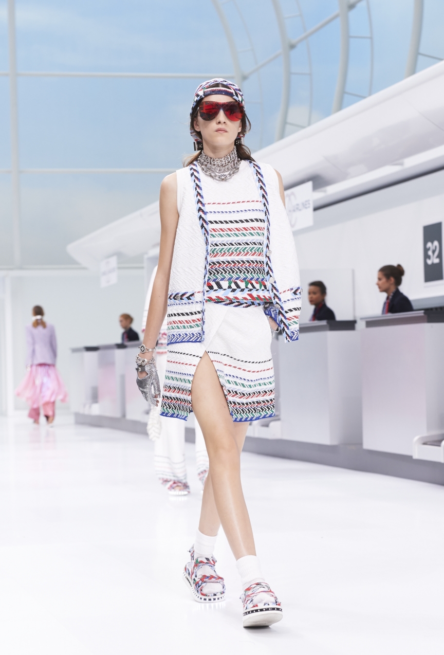 chanel-paris-fashion-week-spring-summer-2016-show-44