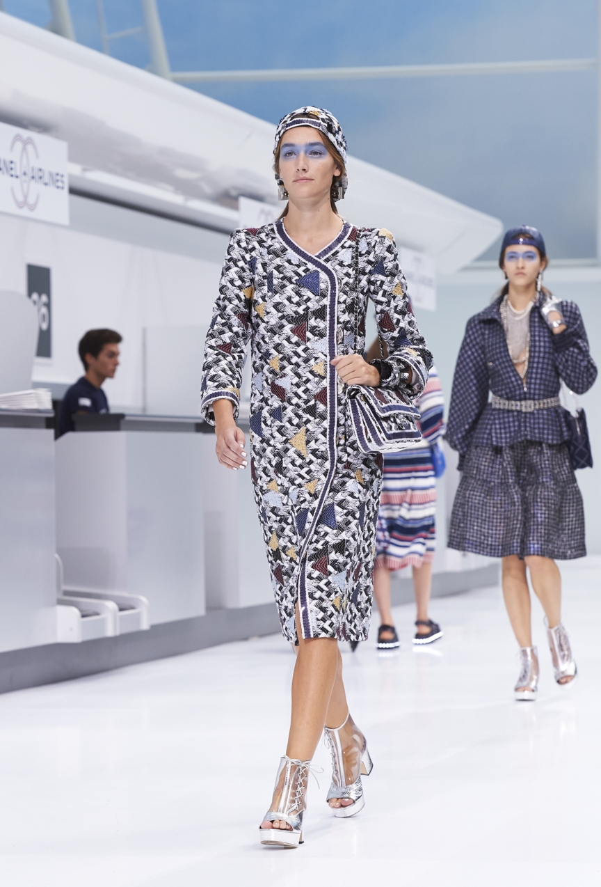 chanel-paris-fashion-week-spring-summer-2016-show-9