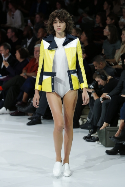 courreges-paris-fashion-week-spring-summer-2016-10