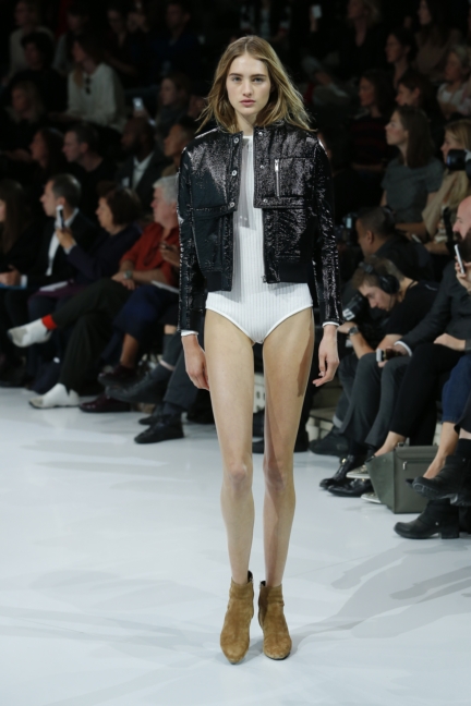 courreges-paris-fashion-week-spring-summer-2016-12