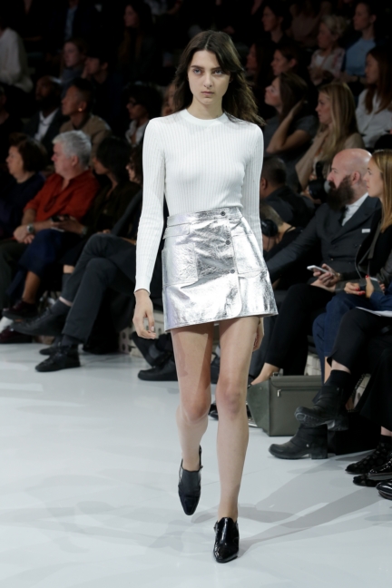 courreges-paris-fashion-week-spring-summer-2016-32