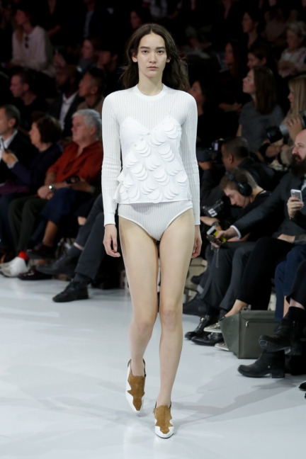 courreges-paris-fashion-week-spring-summer-2016-43