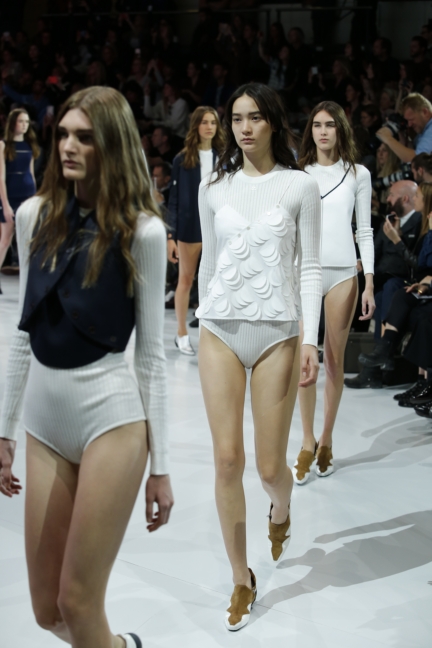 courreges-paris-fashion-week-spring-summer-2016-66