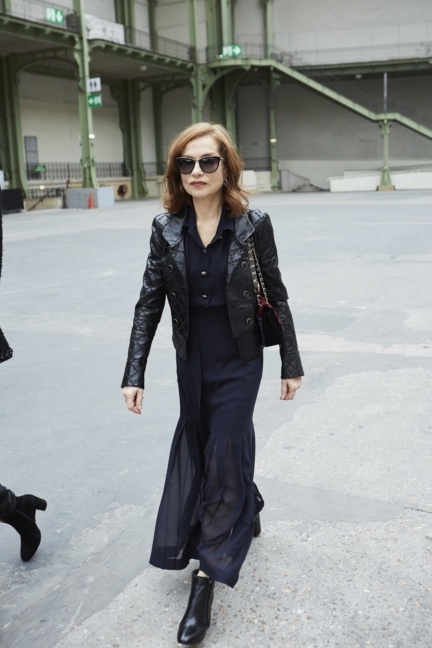 15_isabelle_huppert_spring-summer_2018_haute_couture_collection