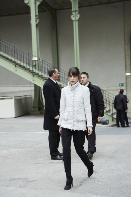 49_astrid_berges-frisbey_spring-summer_2018_haute_couture_collection